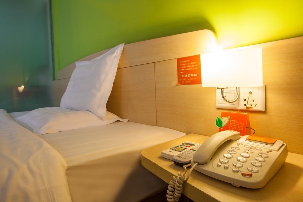 7Days Inn Guangzhou Nonglinxia Road Ouzhuang Subway Station الغرفة الصورة